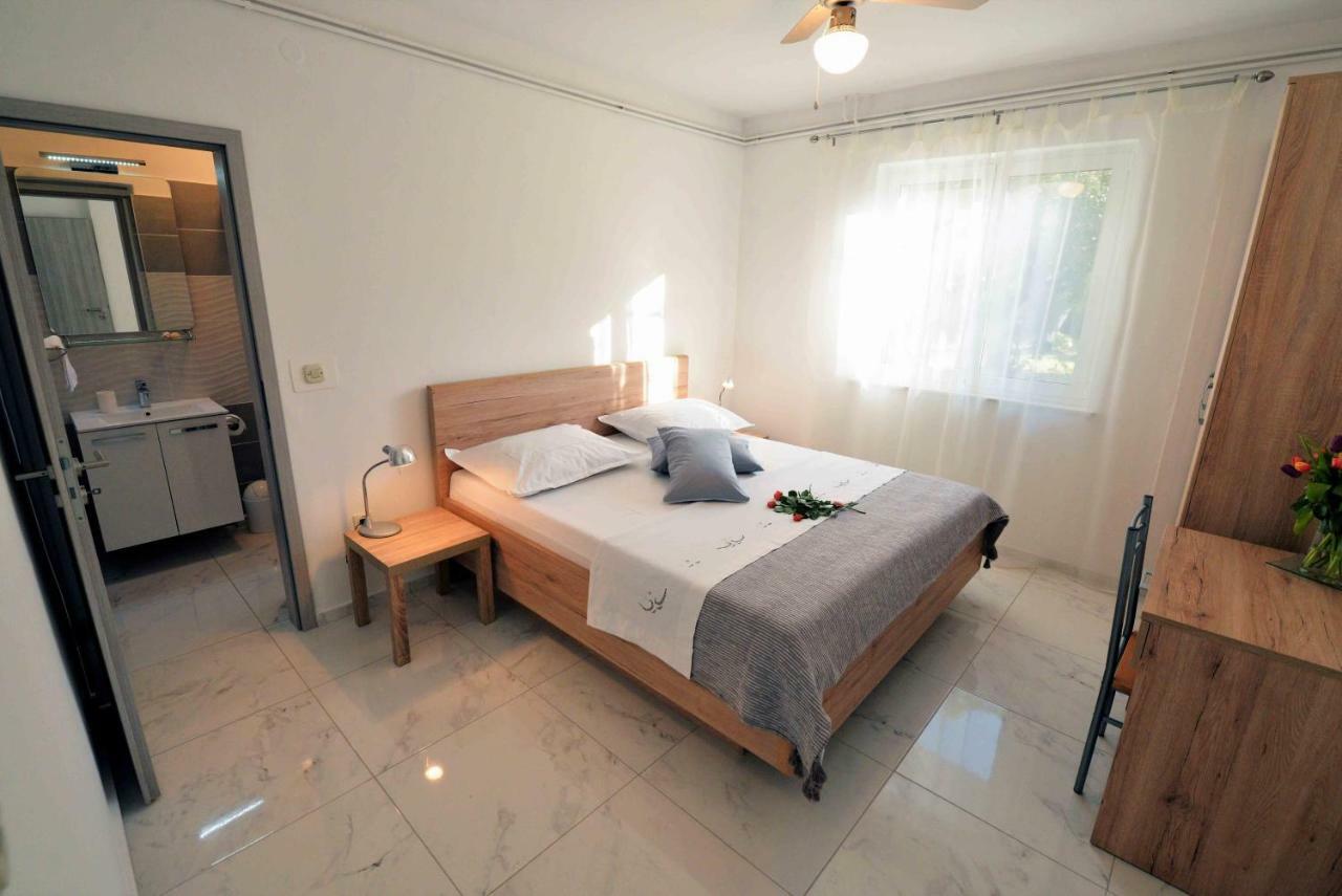 Apartmani Dora 무르테르 외부 사진